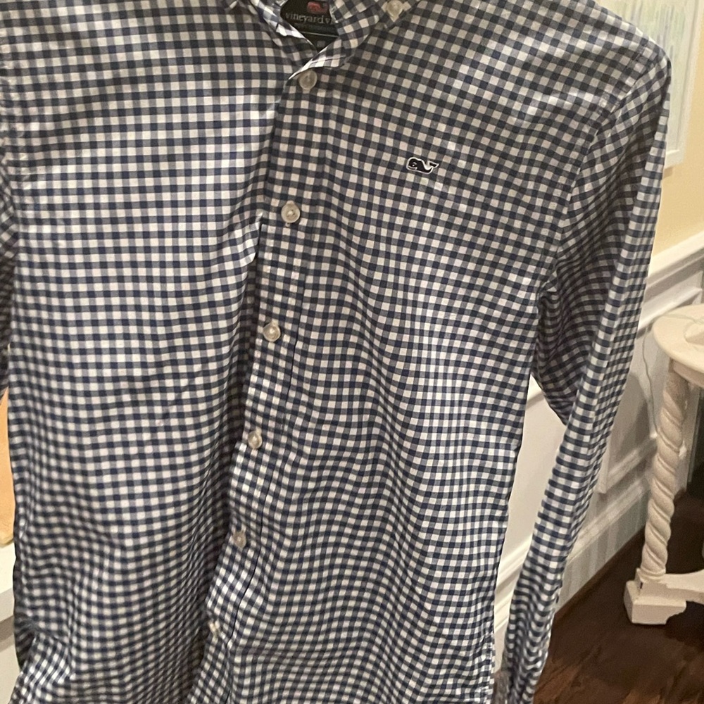 Vineyard vines button down. Kids M